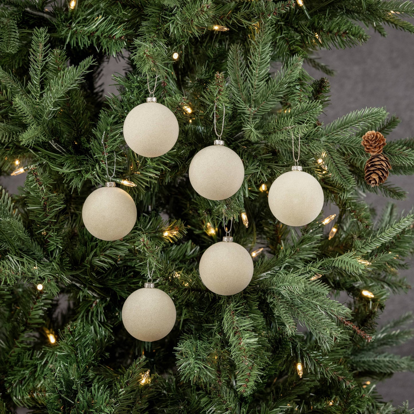 2.5" OATMEAL FLOCKED BALLS