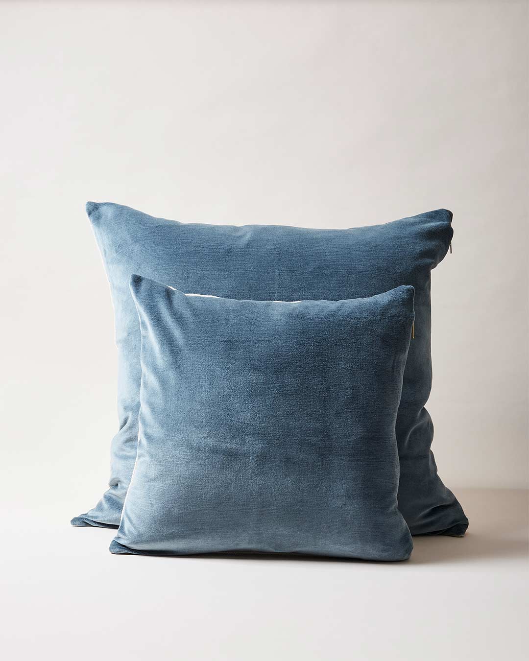 Velvet + Linen Pillow: Walnut / 17"