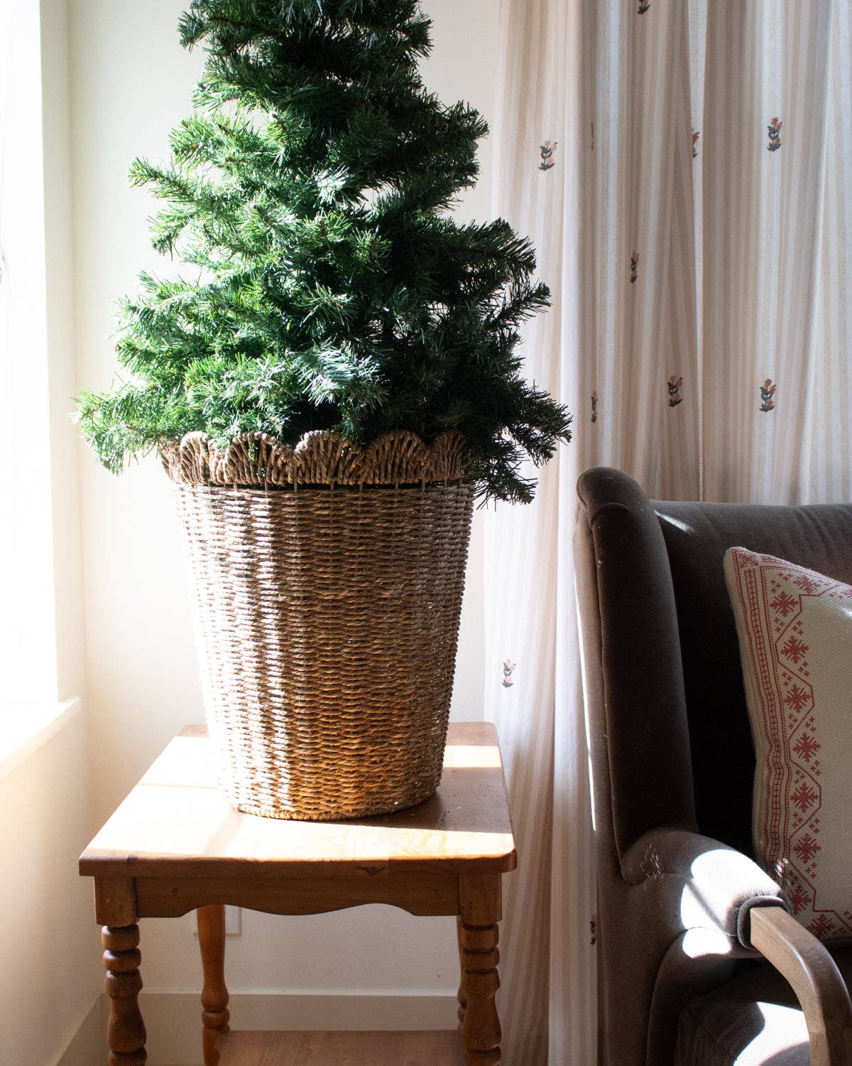 Scallop Woven Basket - Natural
