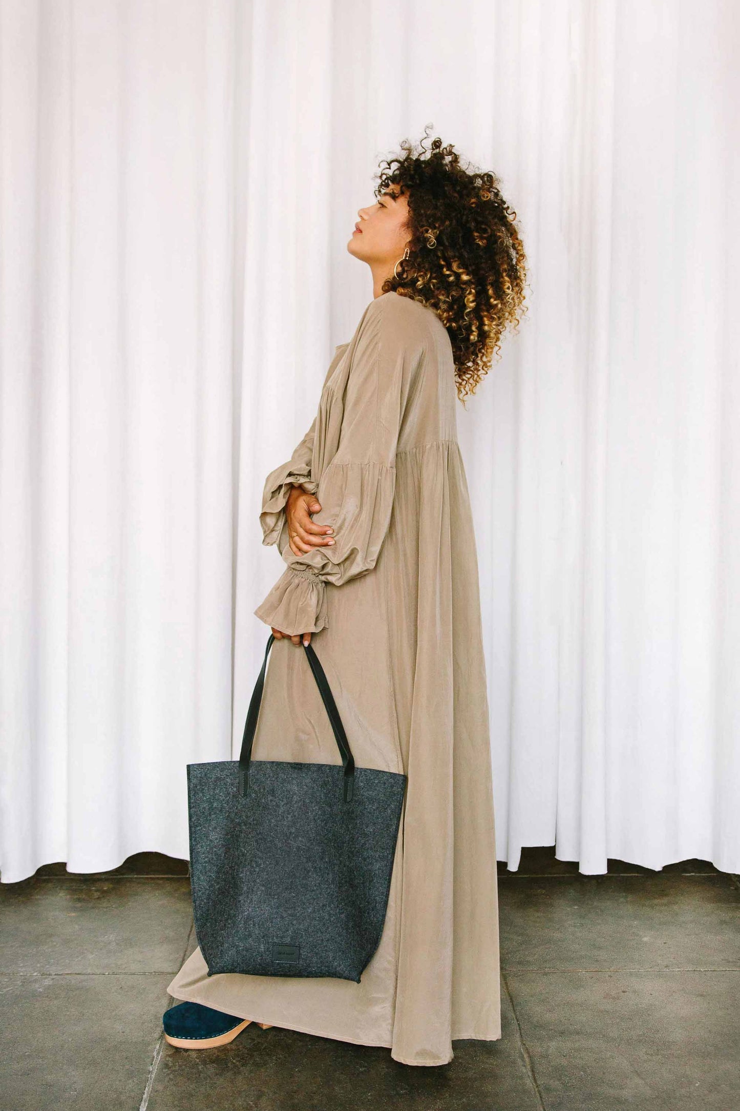 Hana Merino Wool Felt Tote: Black