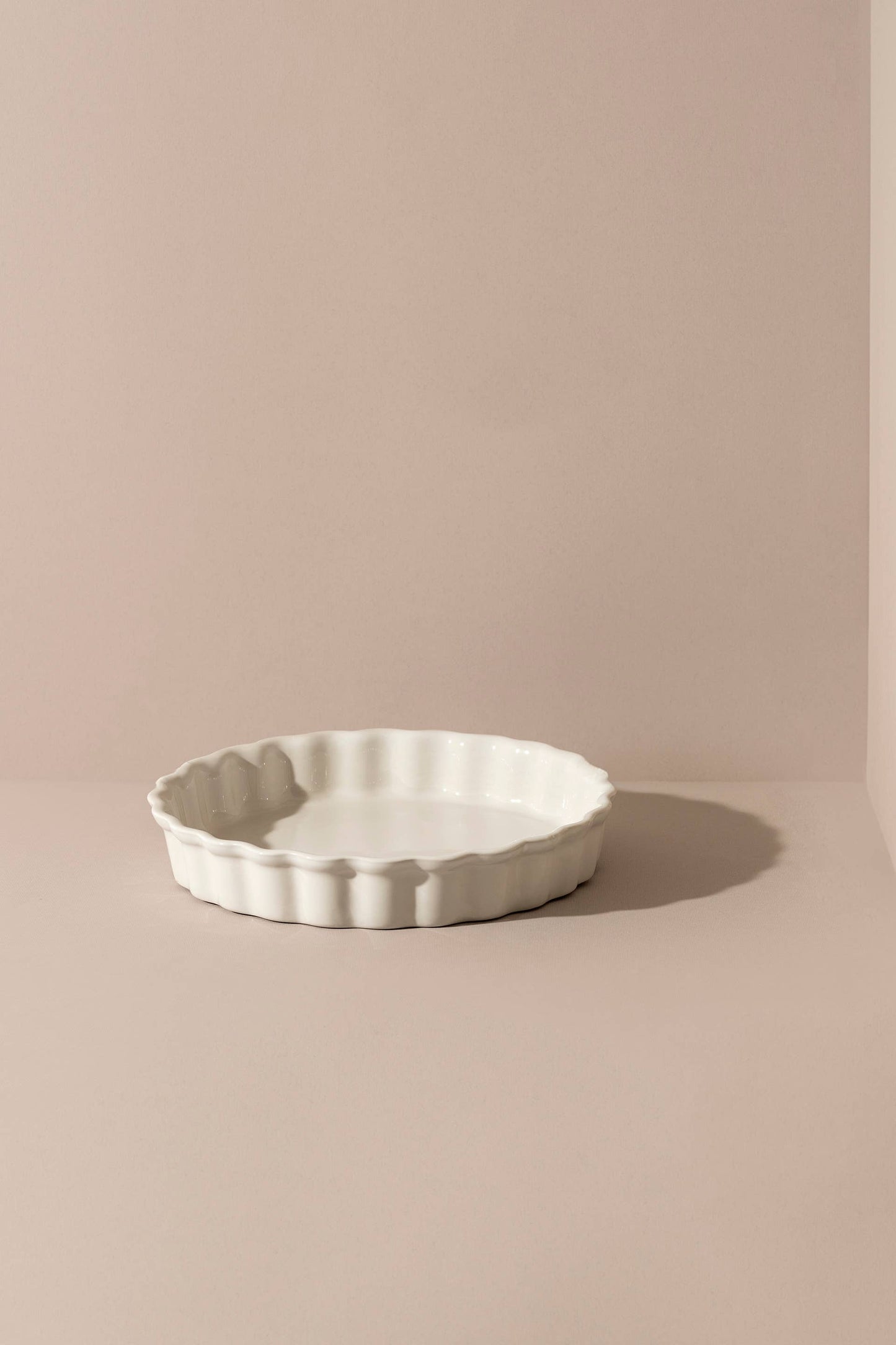 Rounded Stoneware Pie Dish