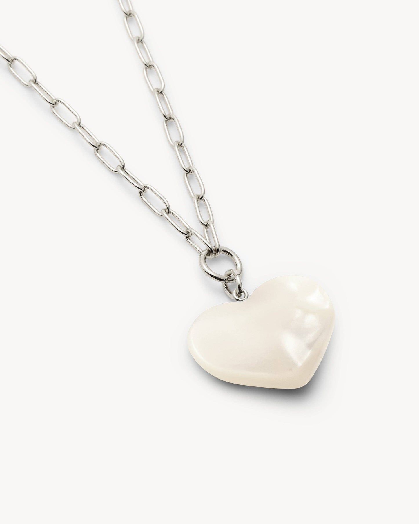 Midi Heart Pendant Necklace in White Shell
