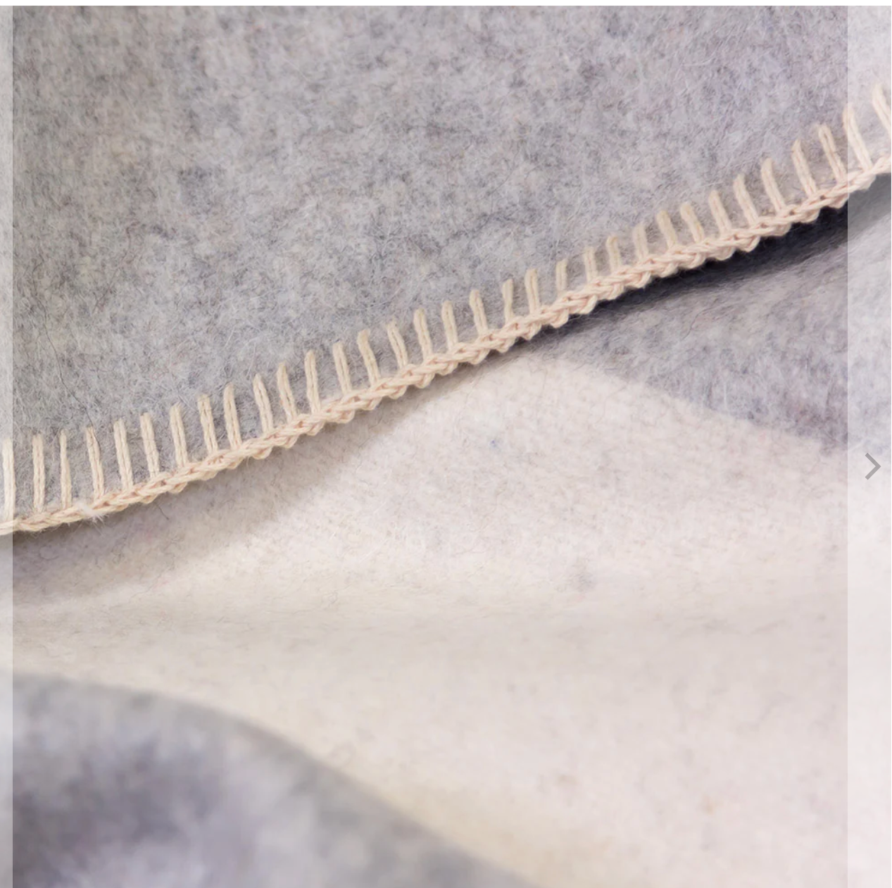 Siempre Throw Blanket / Light Heather - White Stripes