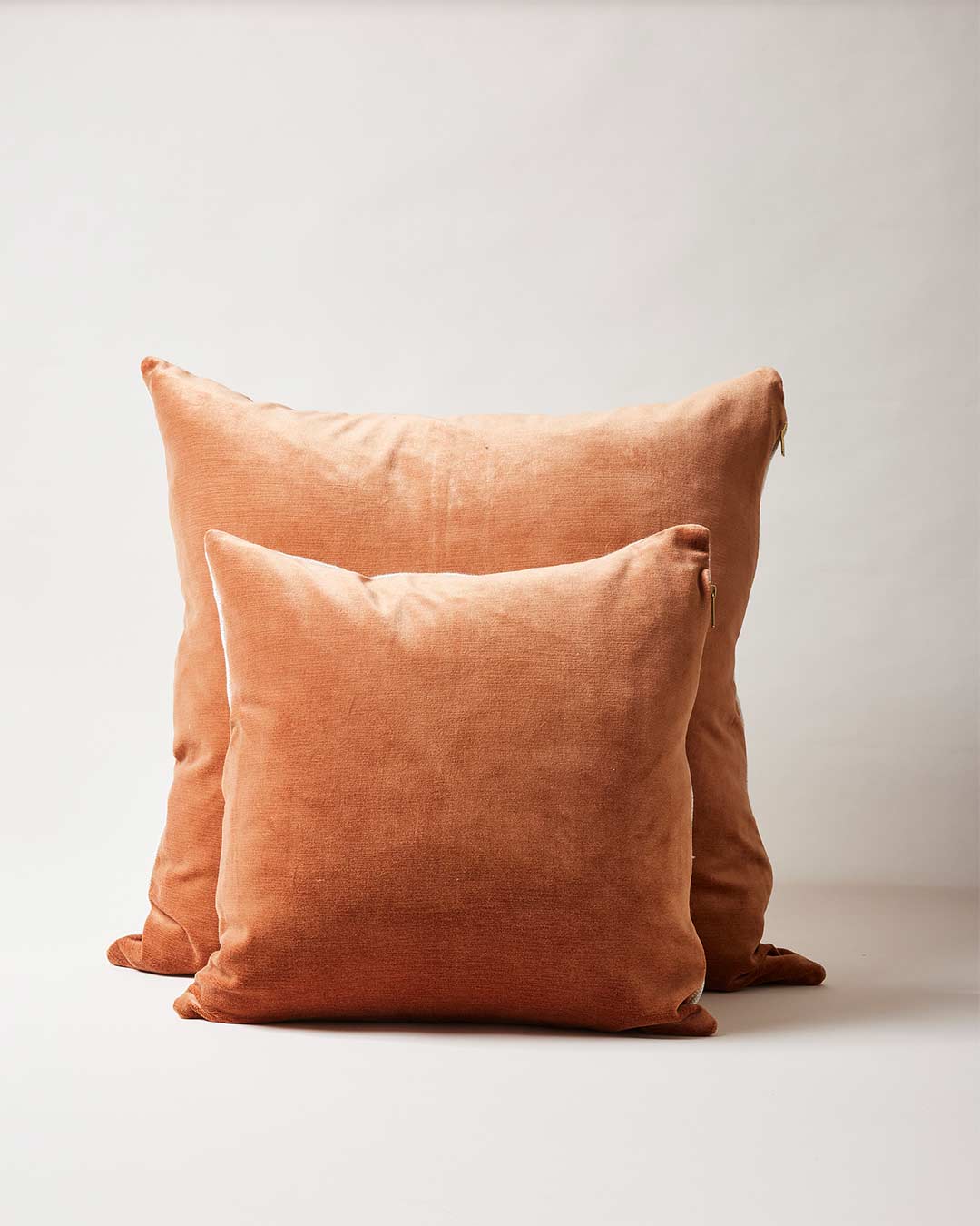 Velvet + Linen Pillow: Walnut / 17"