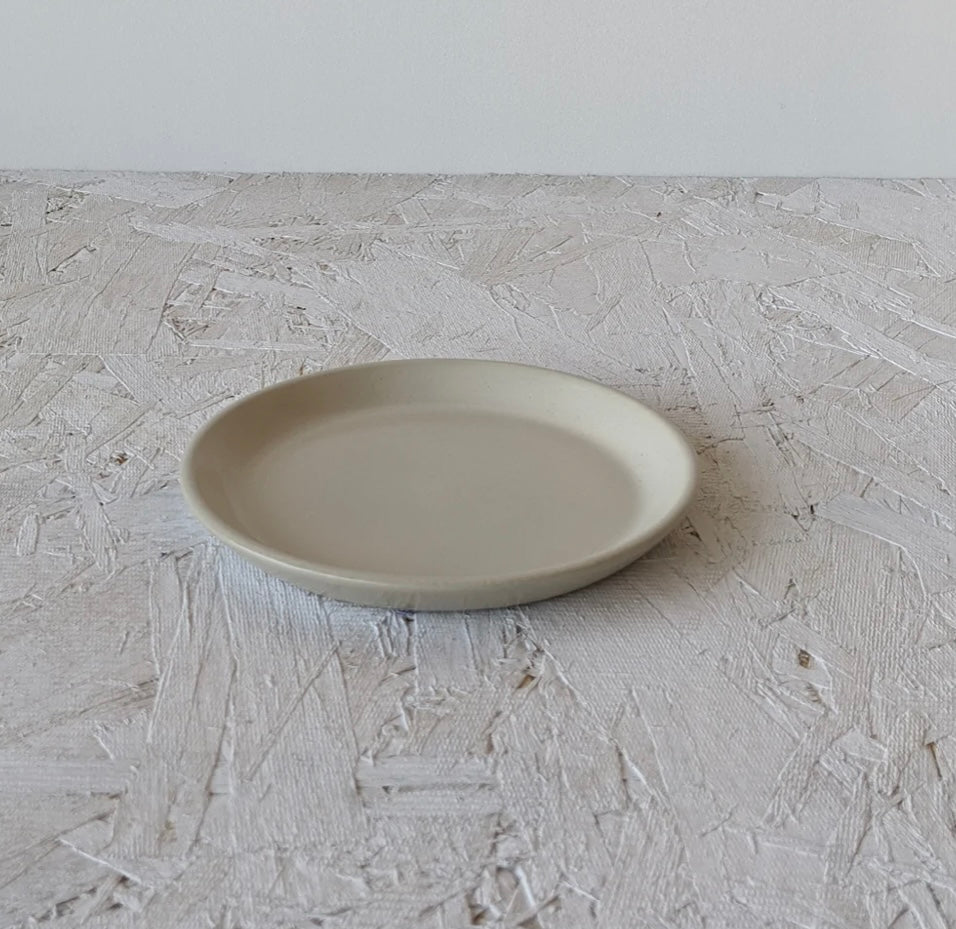 Stoneware Flat Side Plate / Black or White
