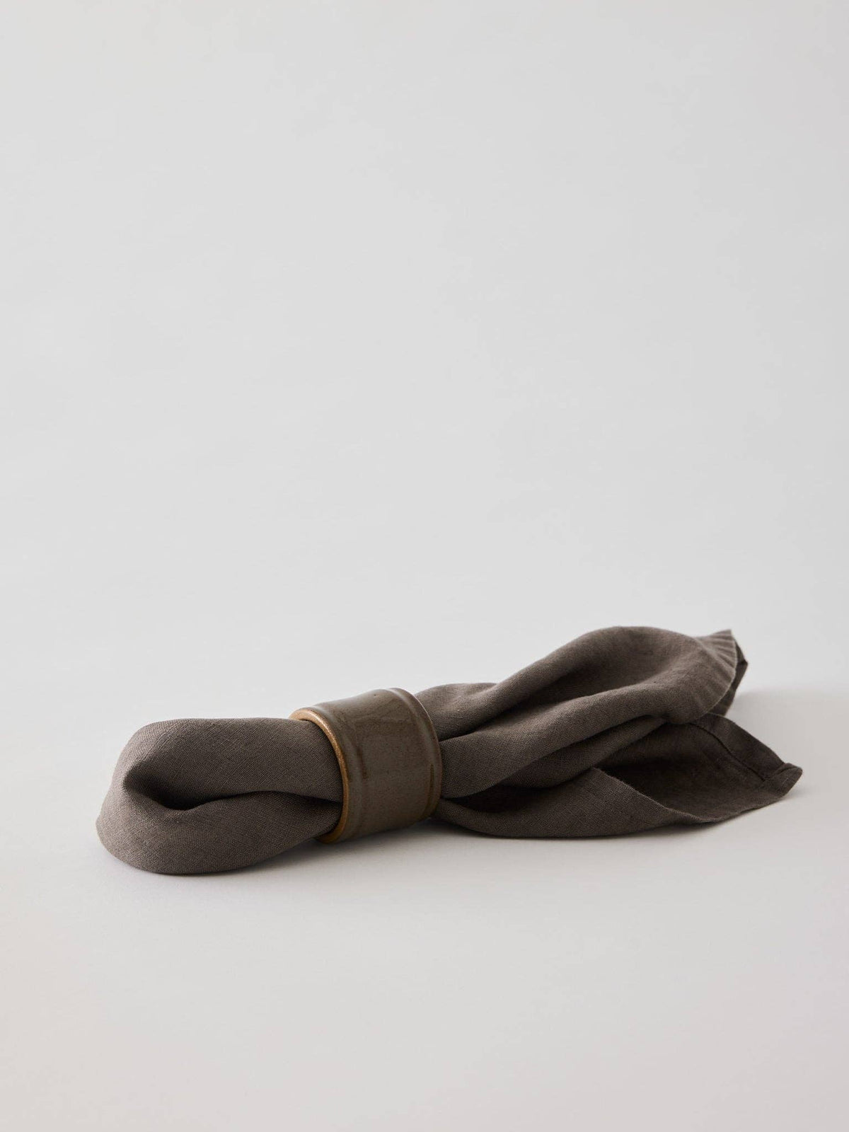 Elio napkin ring : Dark brown