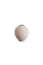 Load image into Gallery viewer, Chios Cream Round Vase Pot
