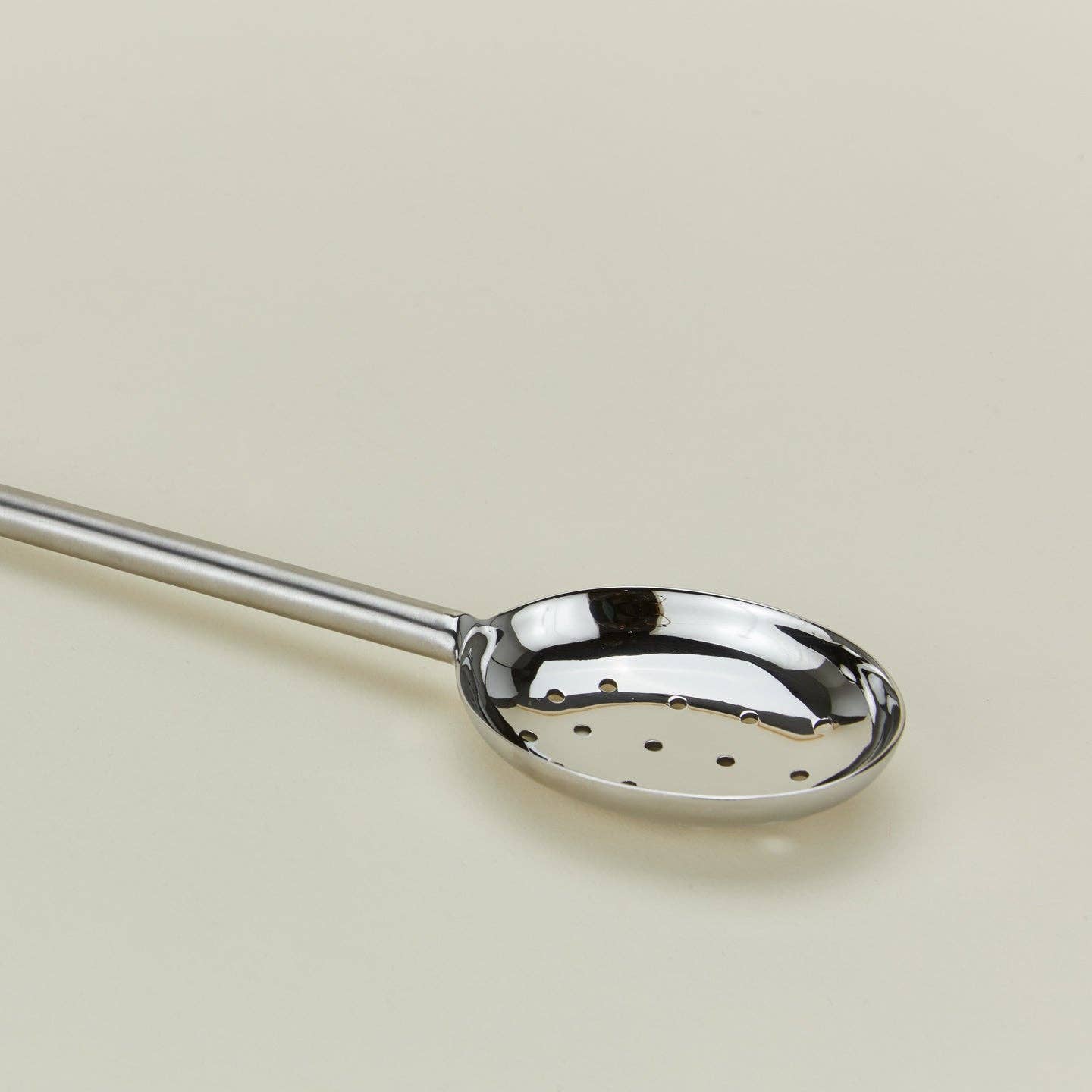 SIMPLE METAL SLOTTED SPOON - SILVER