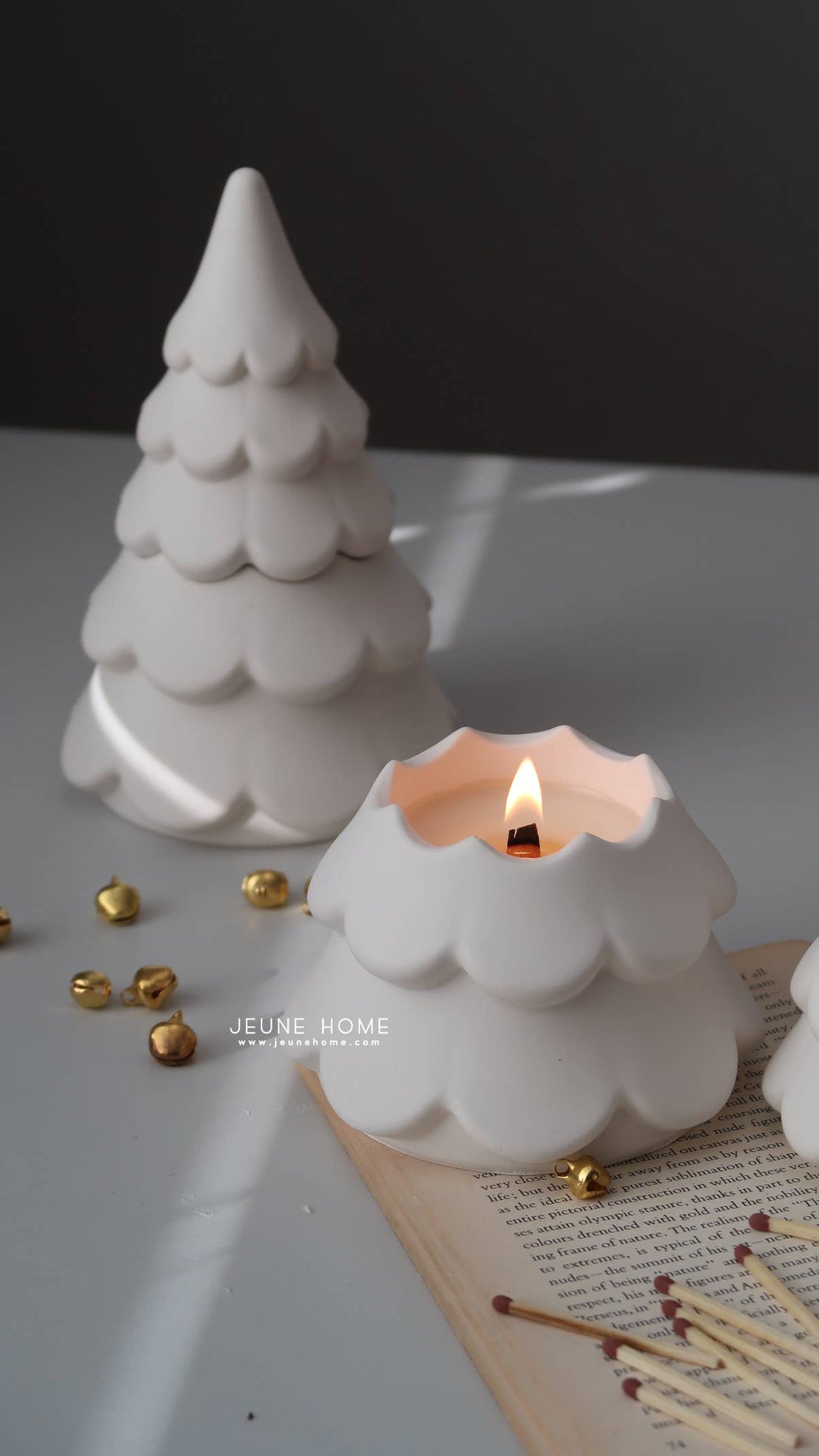 Tree shaped candle with lid | scent Christmas tree