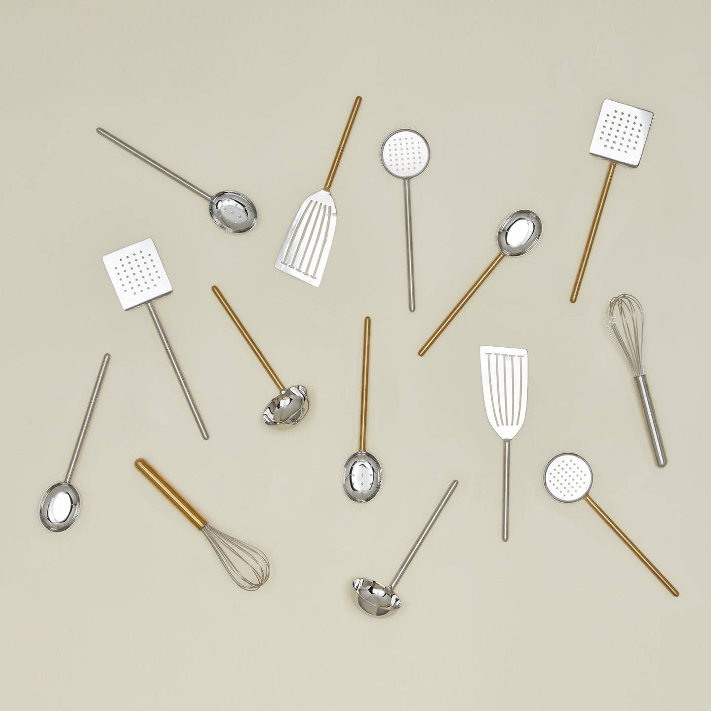 SIMPLE METAL SLOTTED SPOON - BRASS