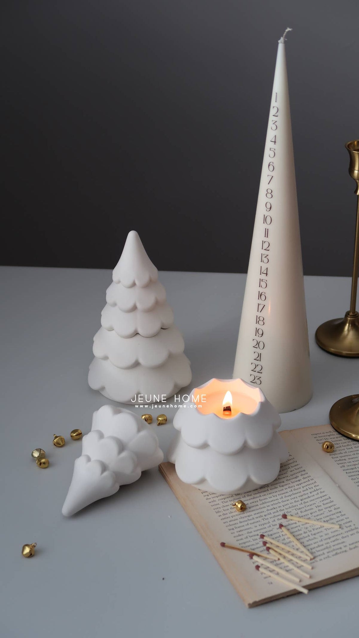 Tree shaped candle with lid | scent Christmas tree