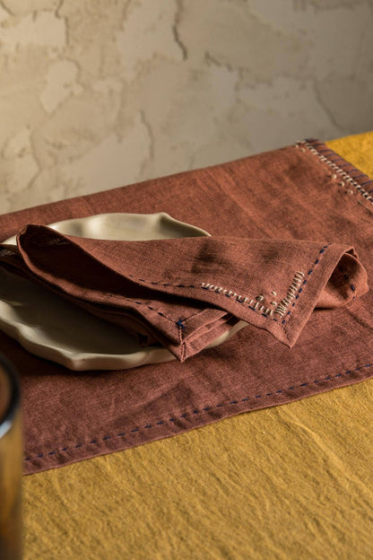 Linen Nestle Napkin Set: Set of 2 14"x14"