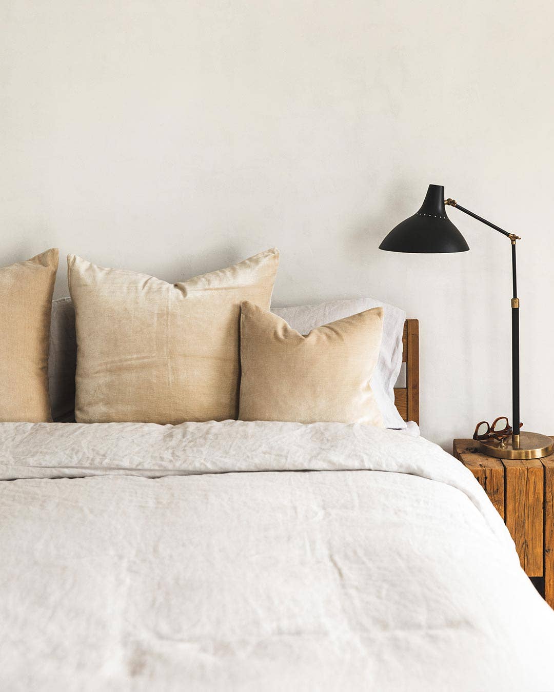 Velvet + Linen Pillow: Walnut / 17"