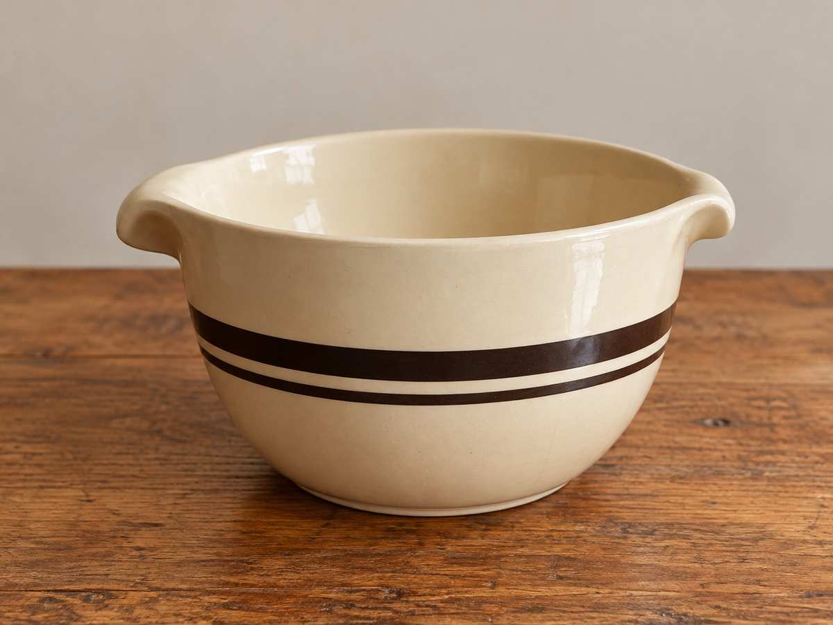 Vintage 2qt McCoy Mixing Bowl