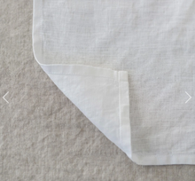 Load image into Gallery viewer, Lightweight Linen Table Runner
