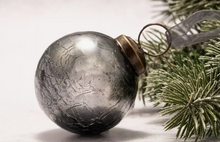 Load image into Gallery viewer, Medium Crackle Glass Bauble
