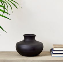 Load image into Gallery viewer, Fiorelli Vase
