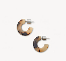 Load image into Gallery viewer, Muse Hoops - Blonde Tortoise
