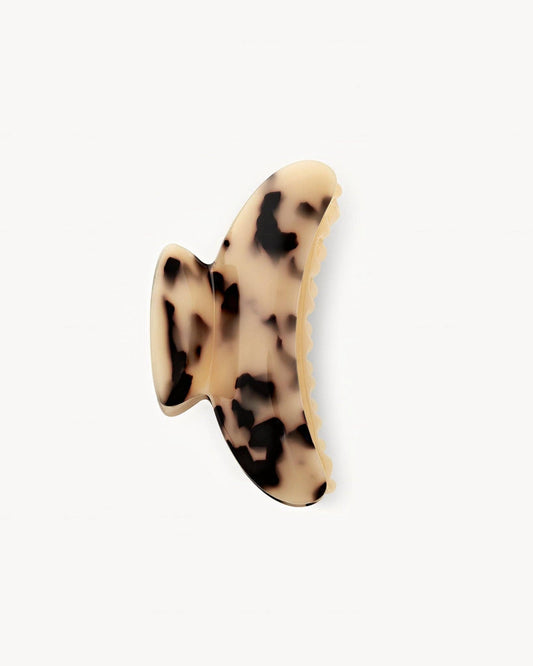 Grande Heirloom Claw in Blonde Tortoise - puck and abby