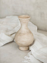 Load image into Gallery viewer, Hourglass Vase
