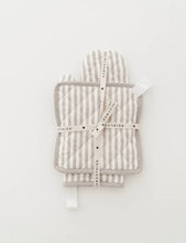 Load image into Gallery viewer, Linen Oven Mitt + Pot Holder - Oatmeal

