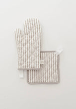Load image into Gallery viewer, Linen Oven Mitt + Pot Holder - Oatmeal
