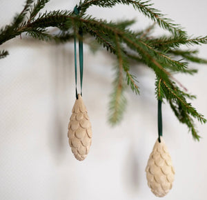 Mifuko Wooden Ornament / Spruce Cone