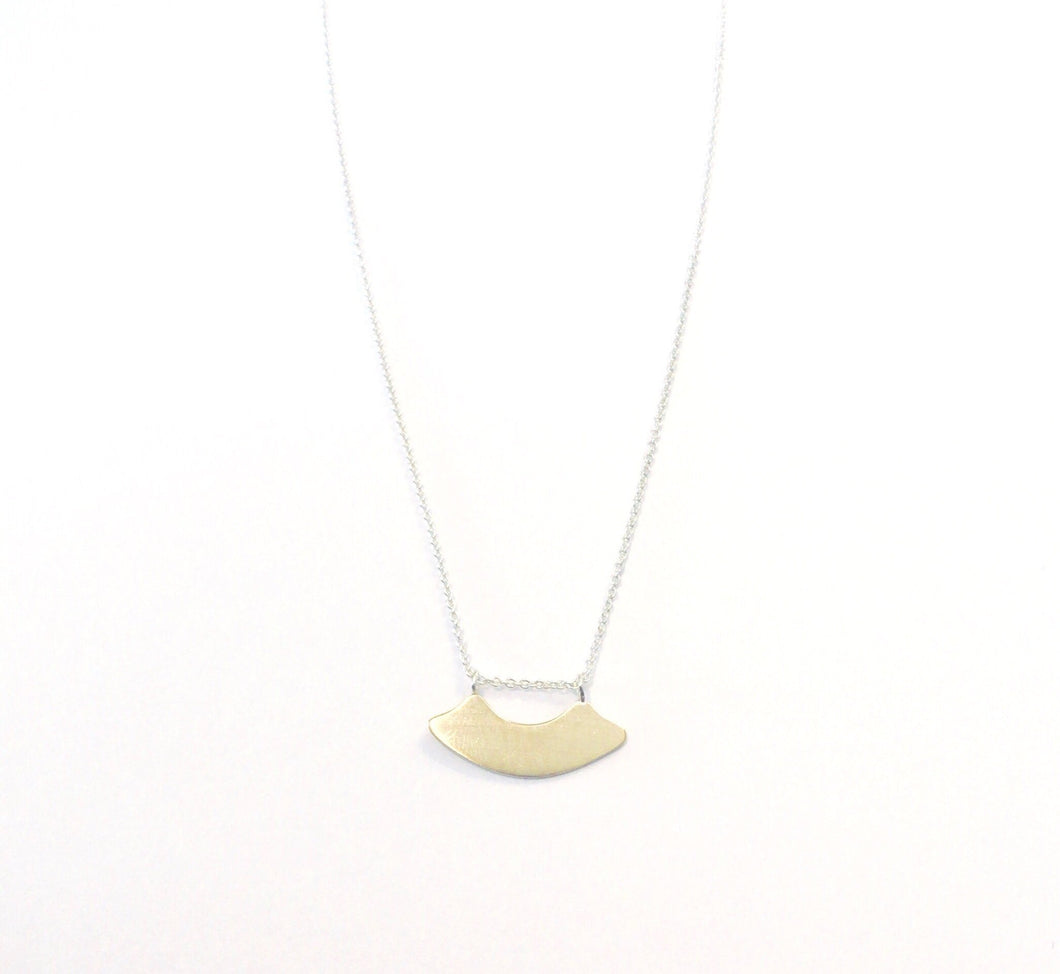 CLAUS petite arch necklace