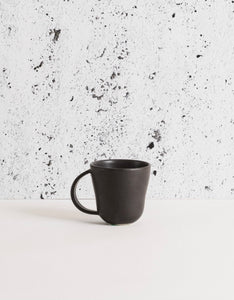 Stoneware Coffee Mug / Black or White