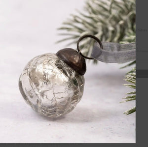 Ornament - Small Crackle Silver Swirls