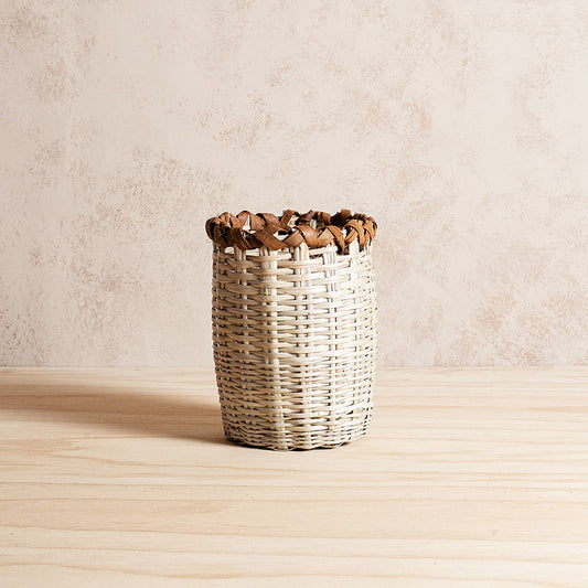 Vase/ Natural Fiber - Mahagua